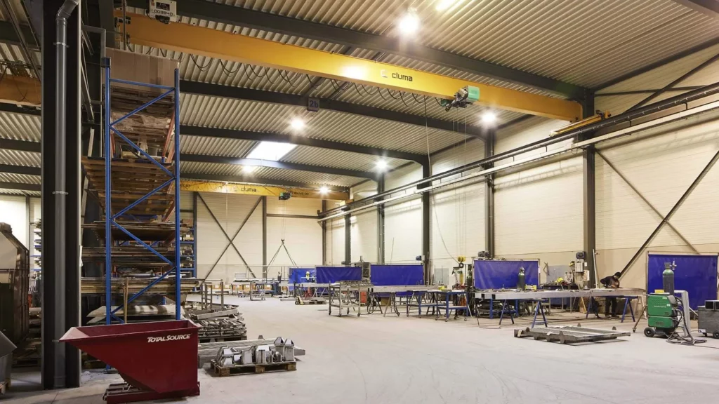 Dubbelligger rolbrug met antibotsing