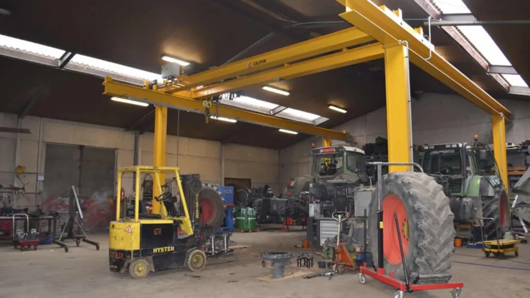 Pont roulant à double poutre avec structure chez une entreprise familiale de machines agricoles