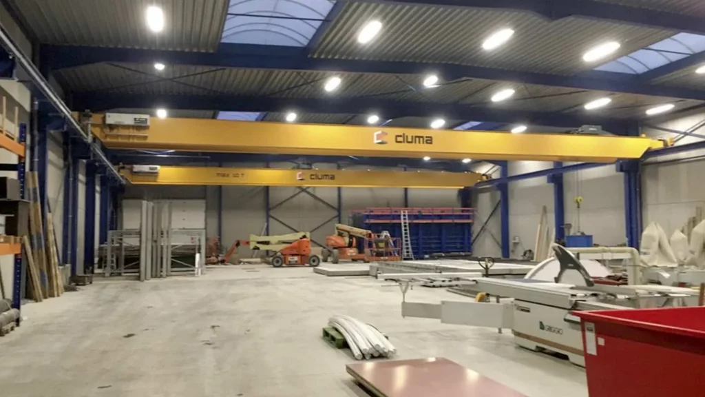 Dubbelligger rolbrug bij bouwonderneming en prefab specialist in Ichtegem