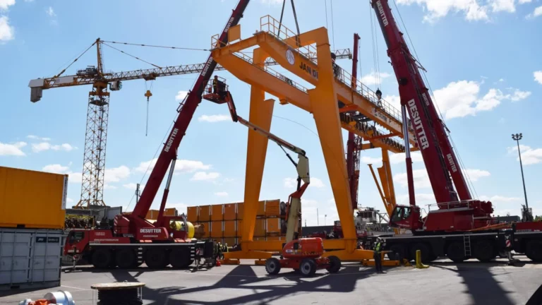 Portique chez une entreprise internationale pour offshore, maritime, civil, environnement et développement de projets