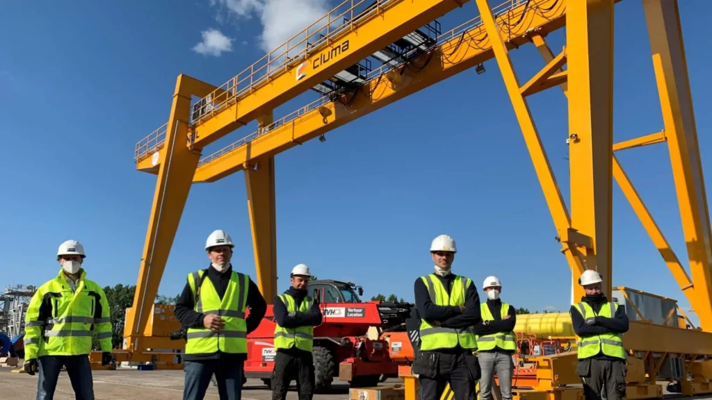 Portaalkraan bij internationale offshore-speler in Zelzate, haven Antwerpen