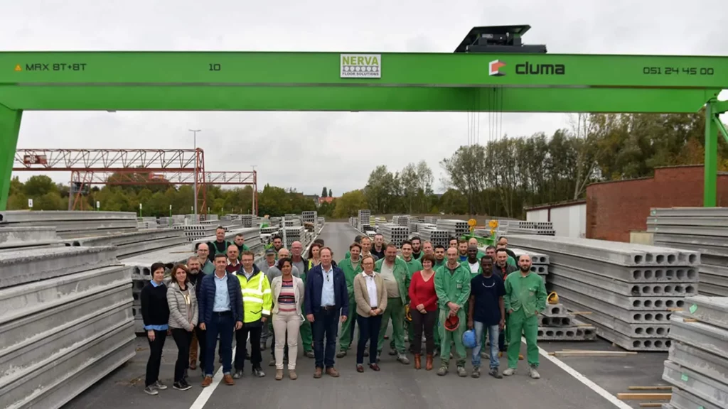 Portaalkranen bij fabrikant van prefab elementen in Harelbeke